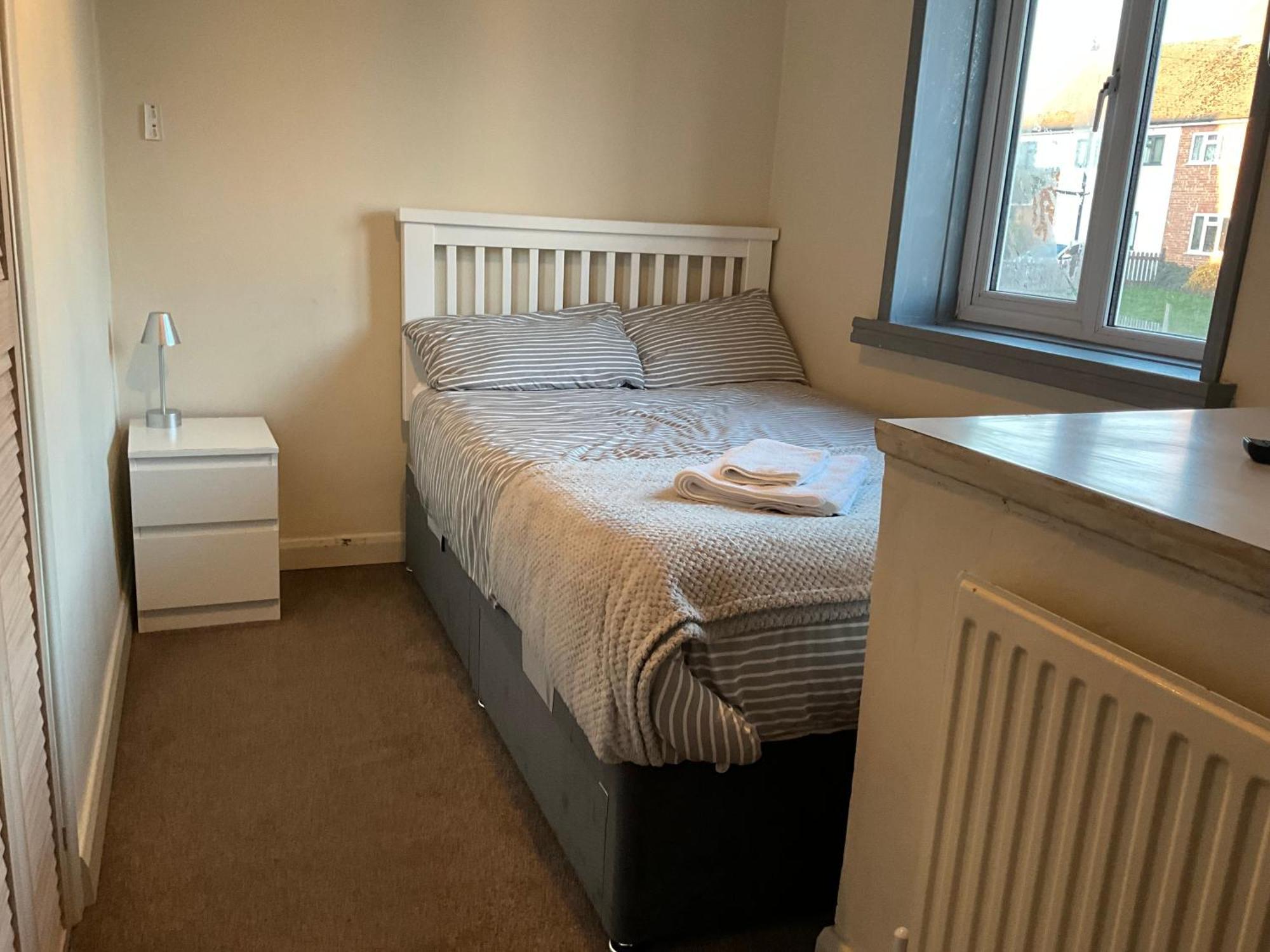 Comfy, Cosy Small Double With Wi-Fi Earley Екстериор снимка